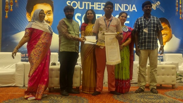 Vigneswaran S presenting at Southern India Science Fest 2024
